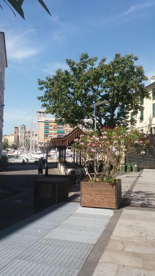 Bilocale Nell'Antica Darsena Apartamento Savona Exterior foto